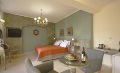 Casa Moazzo Suites & Apartments