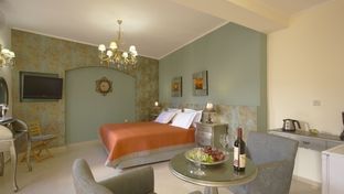 Casa Moazzo Suites & Apartments