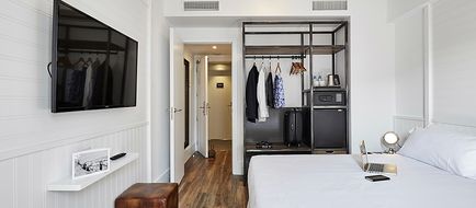 Hotel Delamar Room