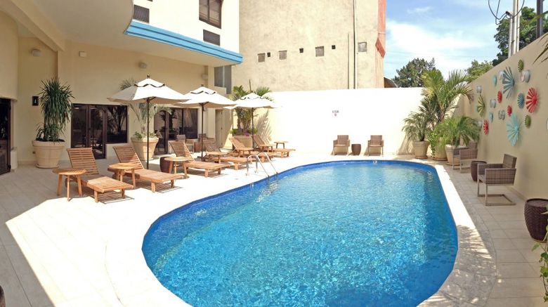 <b>Petion-Ville Hotel Pool</b>