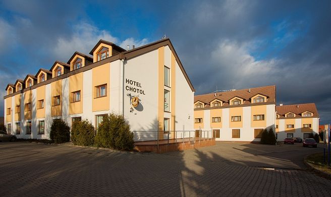 Chotol Hotel Exterior