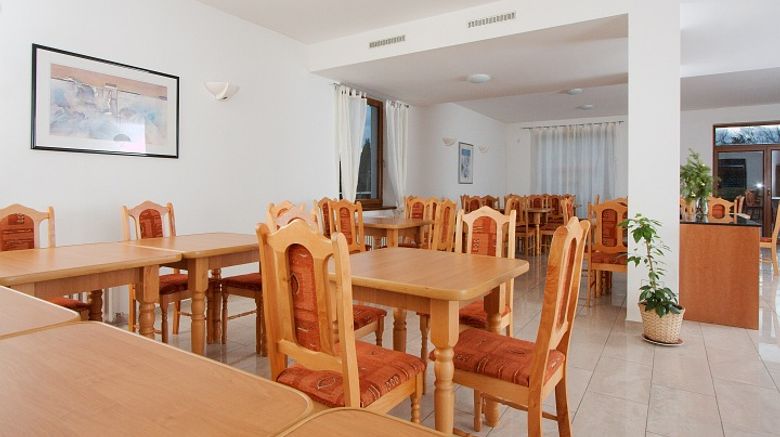 <b>Chotol Hotel Restaurant</b>