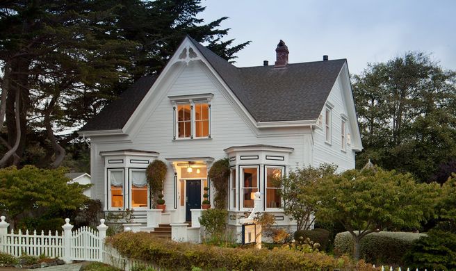 Blue Door Inn Exterior