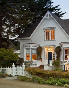 Blue Door Inn