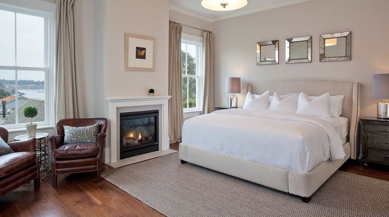 <b>Blue Door Inn Room</b>