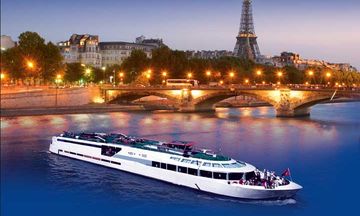 VIP Paris, Yacht Hotel