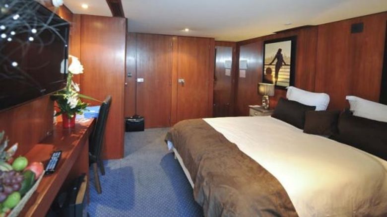 <b>VIP Paris, Yacht Hotel Suite</b>