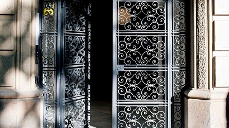 Eric Voekel Gran Via Suites Exterior