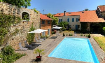 La Cour Des Saligues