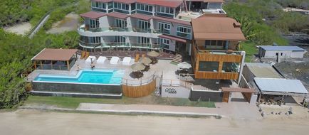 Iguana Crossing Boutique Hotel Exterior