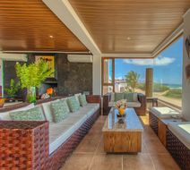Iguana Crossing Boutique Hotel Lobby