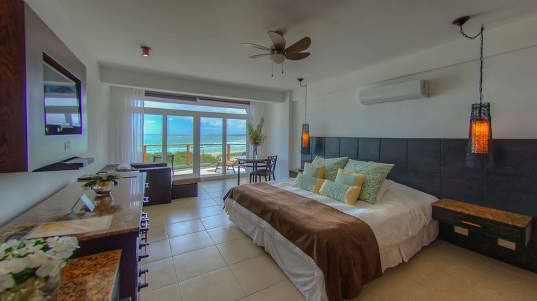 <b>Iguana Crossing Boutique Hotel Suite</b> <b>Iguana Crossing Boutique Hotel Suite</b>