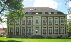 Chateau de Moulin le Comte B&B