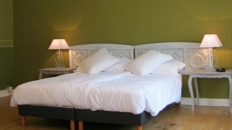 <b>Chateau de Moulin le Comte B&B Room</b>