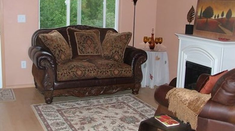 <b>Alaska Adventure Unlimited Chalets Lobby</b>