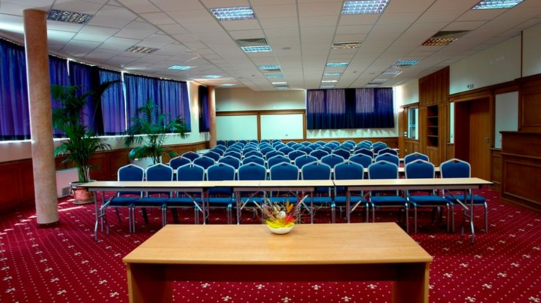 <b>Diplomat Plaza Hotel & Resort Meeting</b>