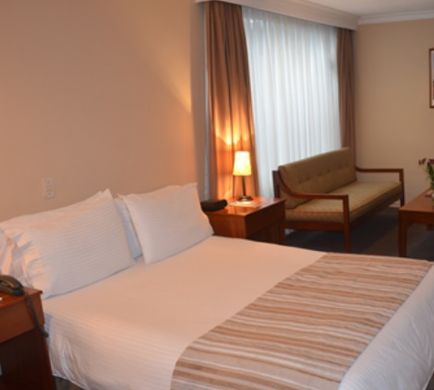 Chico Imperial Suites Room