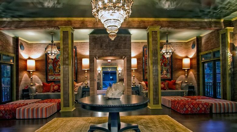 <b>Lumeria Maui Retreat Lobby</b>