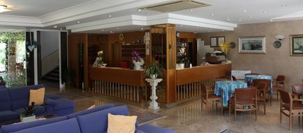 Hotel Adele Lobby