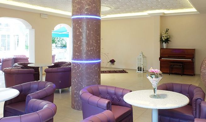 Hotel Castellucci Lobby