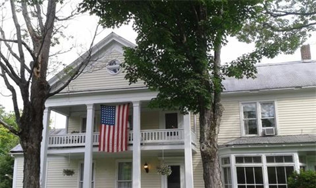 The Willow Tree Inn Exterior