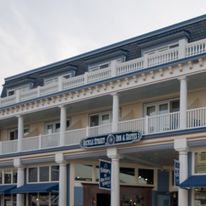 Bicycle Street Inn & Suites