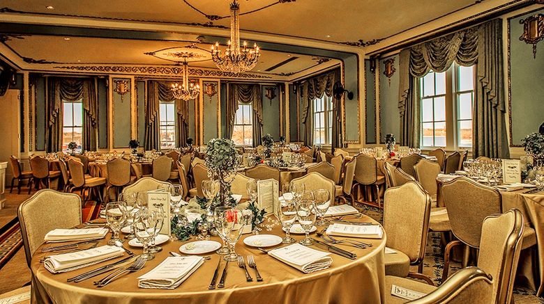 <b>The Historic Hotel Settles Banquet</b> <b>The Historic Hotel Settles Banquet</b>