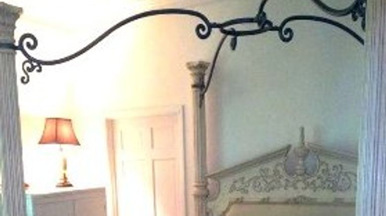 <b>Shiloh Chennault B&B & Inn Suite</b> <b>Shiloh Chennault B&B & Inn Suite</b>
