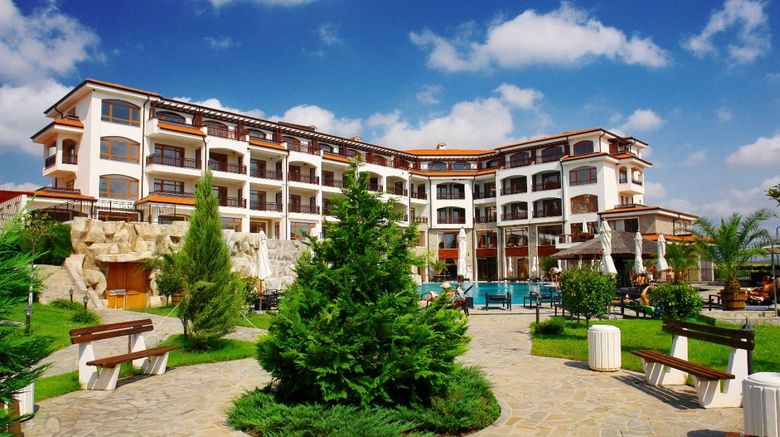 The Vineyards Resort Exterior