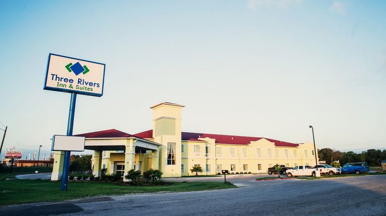 Three Rivers Inn  and  Suites Exterior