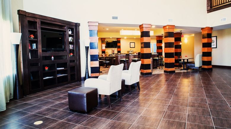 <b>Three Rivers Inn & Suites Lobby</b>
