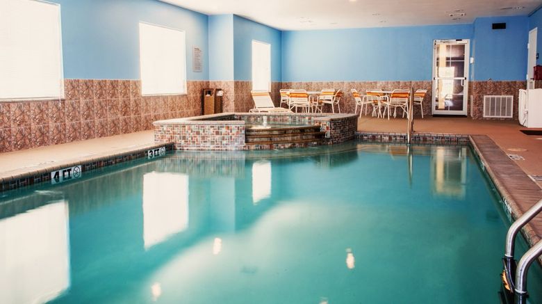 <b>Three Rivers Inn & Suites Pool</b>