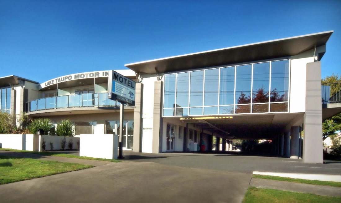 Lake Taupo Motor Inn Exterior