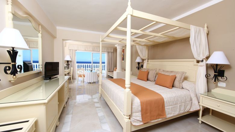 <b>Bahia Principe Luxury Runaway Bay-Adults Room</b> <b>Bahia Principe Luxury Runaway Bay-Adults Room</b>