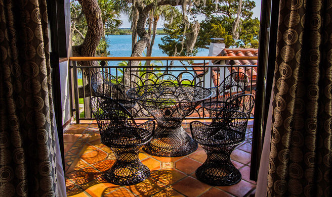 Black Dolphin Inn Exterior