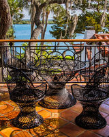 Black Dolphin Inn