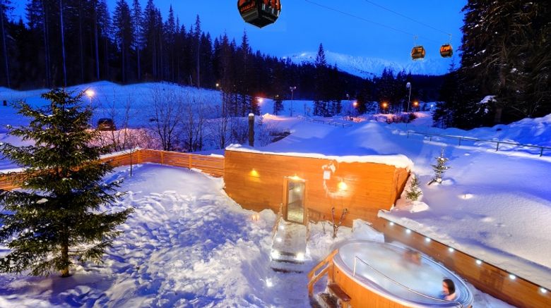 <b>Wellness Hotel Grand Jasna Spa</b> <b>Wellness Hotel Grand Jasna Spa</b>
