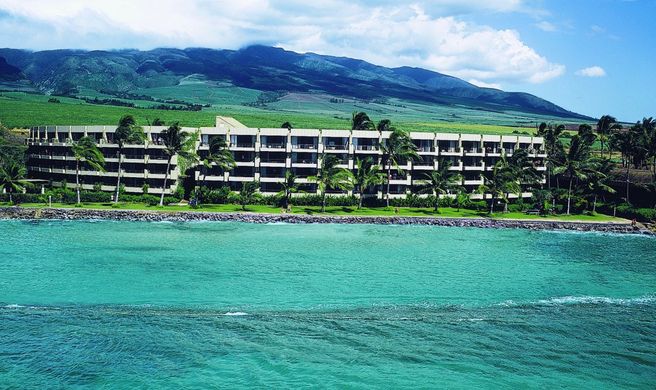 Paki Maui Exterior
