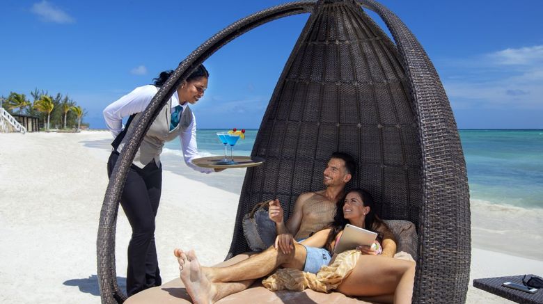 <b>Royalton White Sands Montego Bay Beach</b> <b>Royalton White Sands Montego Bay Beach</b>