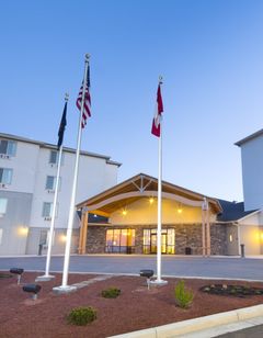 Bakken Airport XWA Hotel and Suites