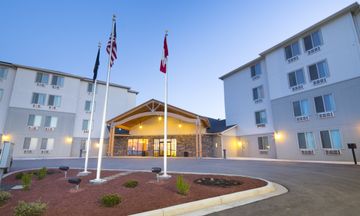 Bakken Airport XWA Hotel and Suites