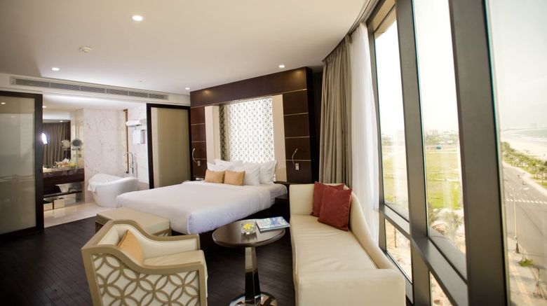 <b>Holiday Beach Hotel Suite</b>