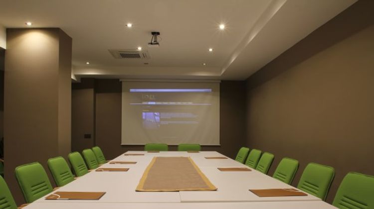 Londe Business Suite Hotel Meeting