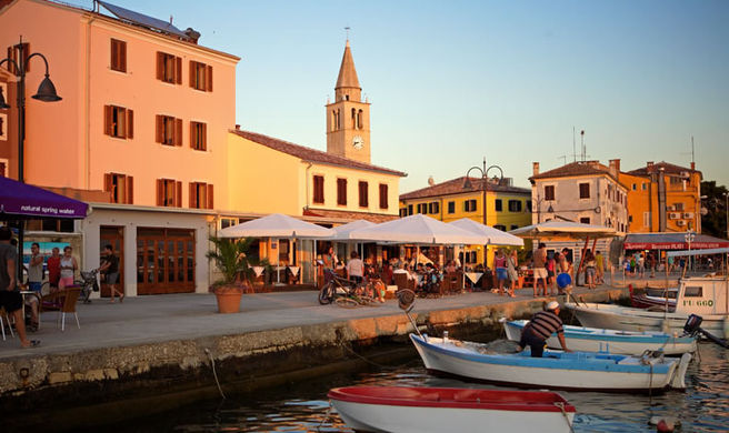 Hotel Marina Exterior