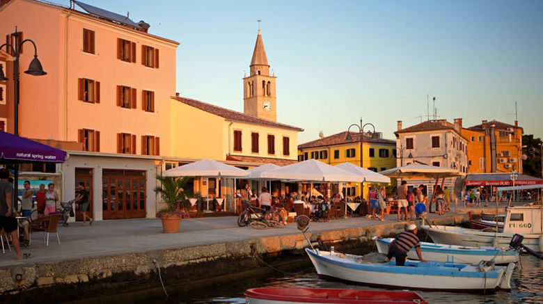Hotel Marina Exterior