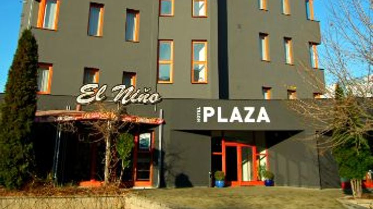 Hotel Plaza Exterior