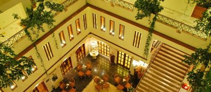 Larsa Hotel Lobby