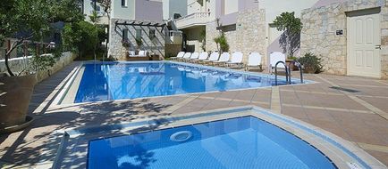 Elotis Suites Pool