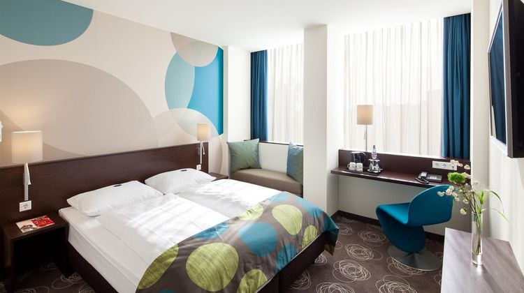 Webers Hotel Im Ruhrturm Essen Room