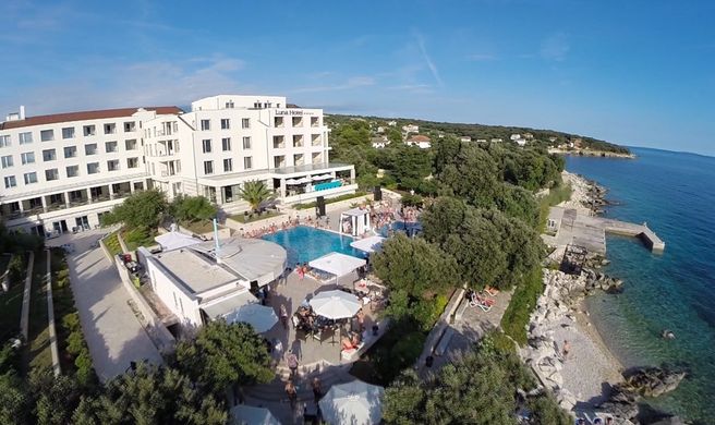 Luna Island Hotel Exterior